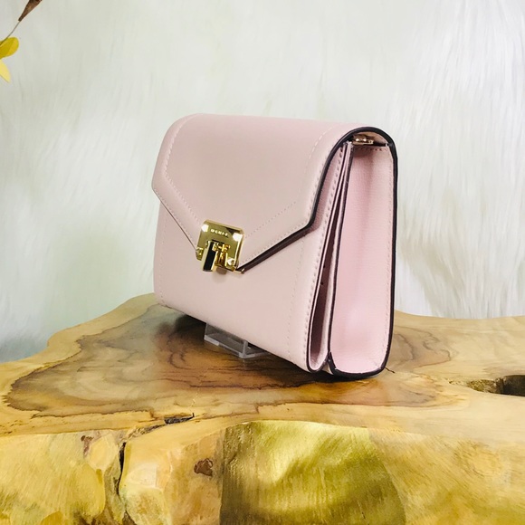 Michael Kors Kinsley Medium Wallet Crossbody Bag - Picture 2 of 8